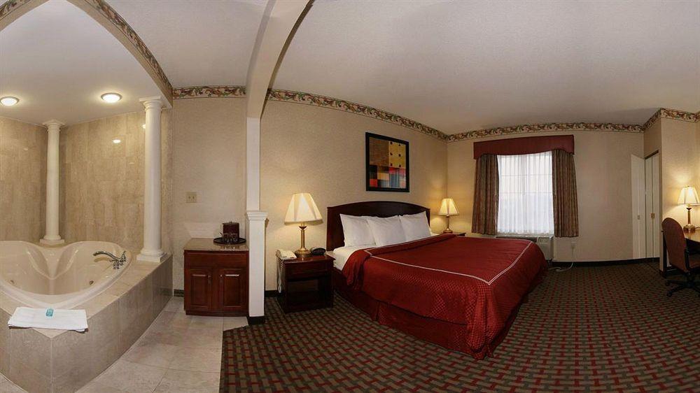 Quality Suites Nyc Gateway North Bergen Exterior foto