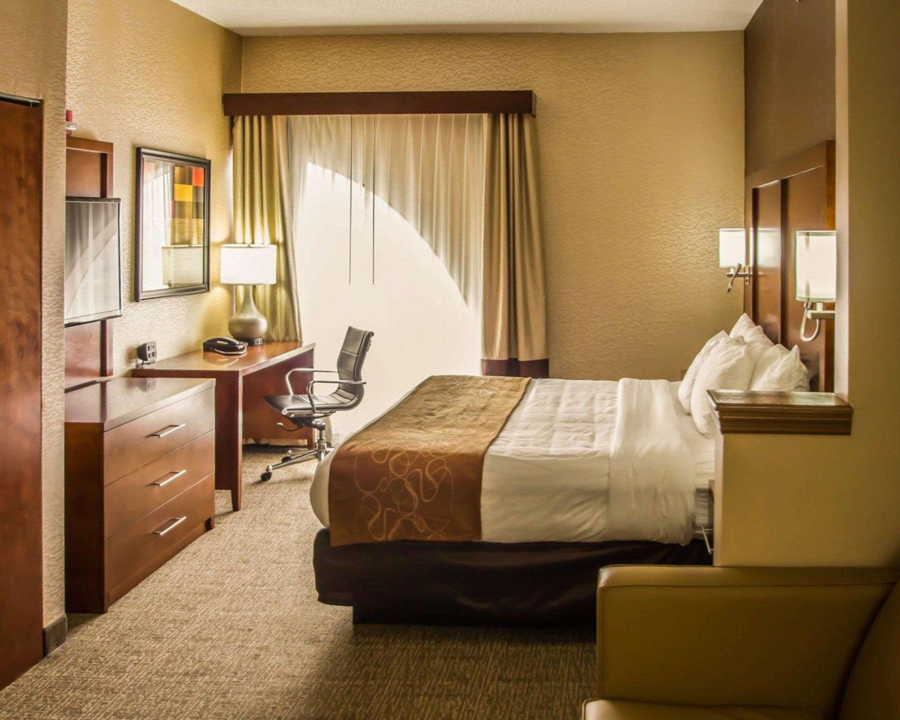 Quality Suites Nyc Gateway North Bergen Exterior foto