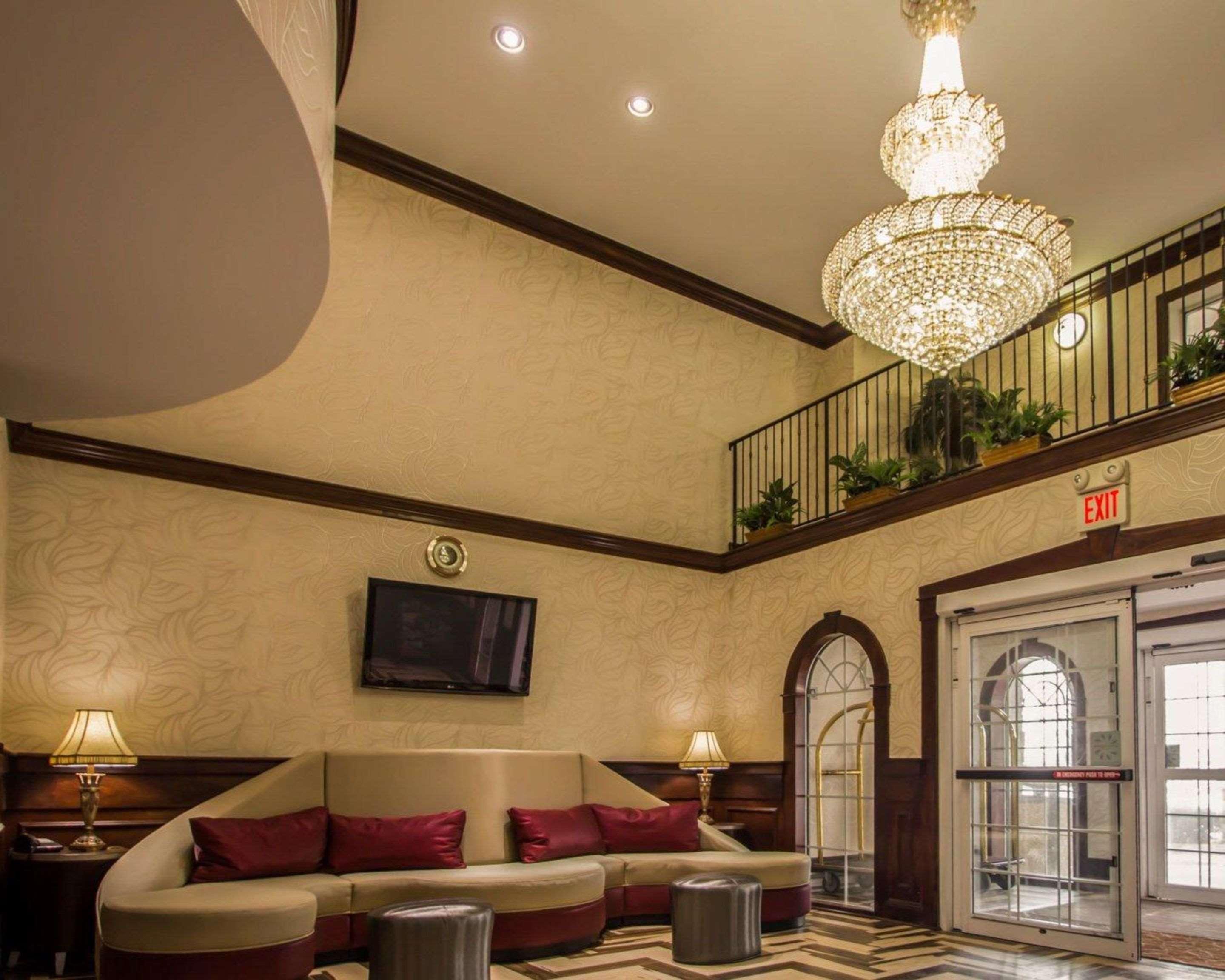 Quality Suites Nyc Gateway North Bergen Exterior foto