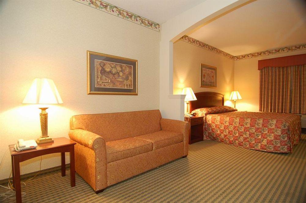Quality Suites Nyc Gateway North Bergen Exterior foto