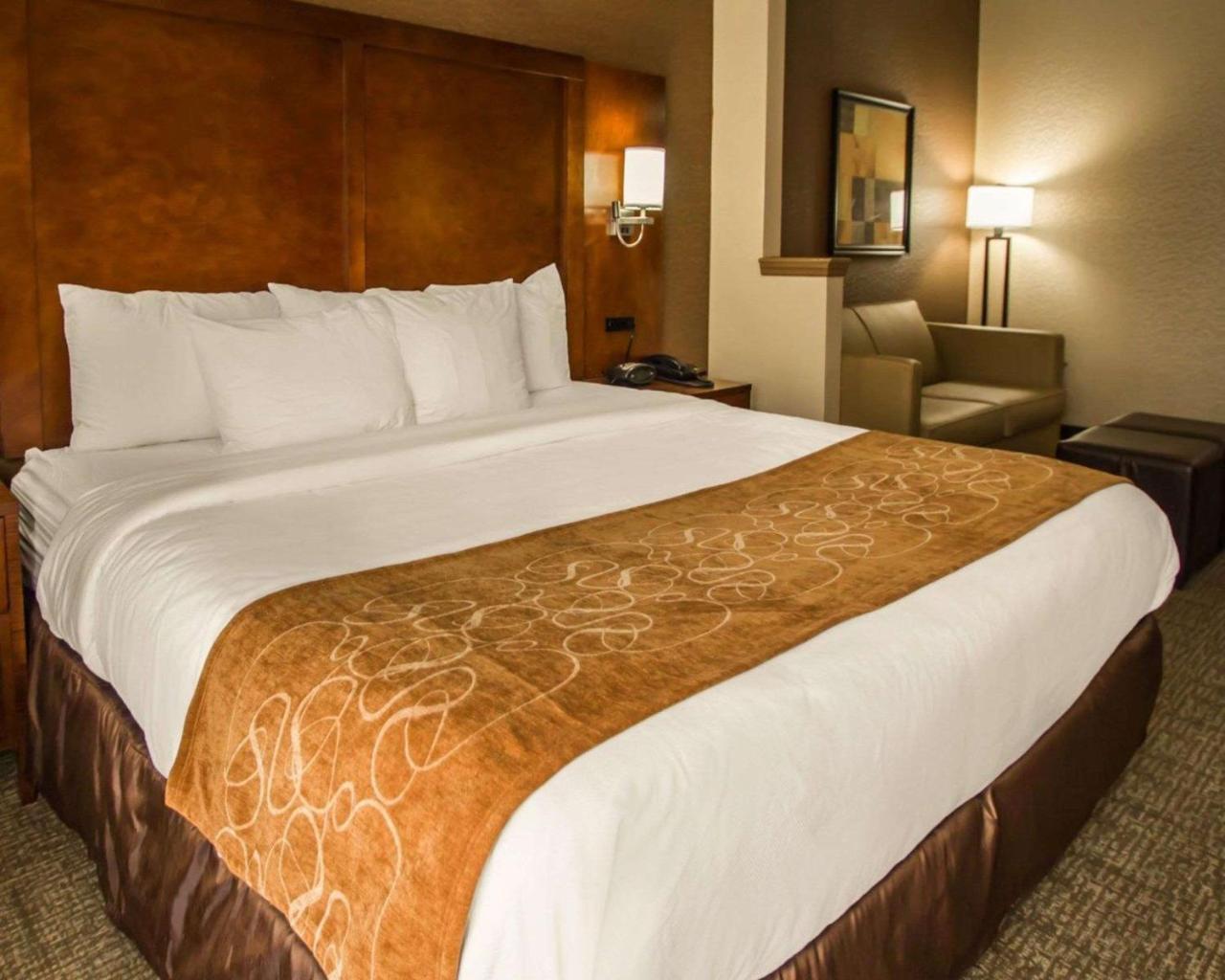 Quality Suites Nyc Gateway North Bergen Exterior foto