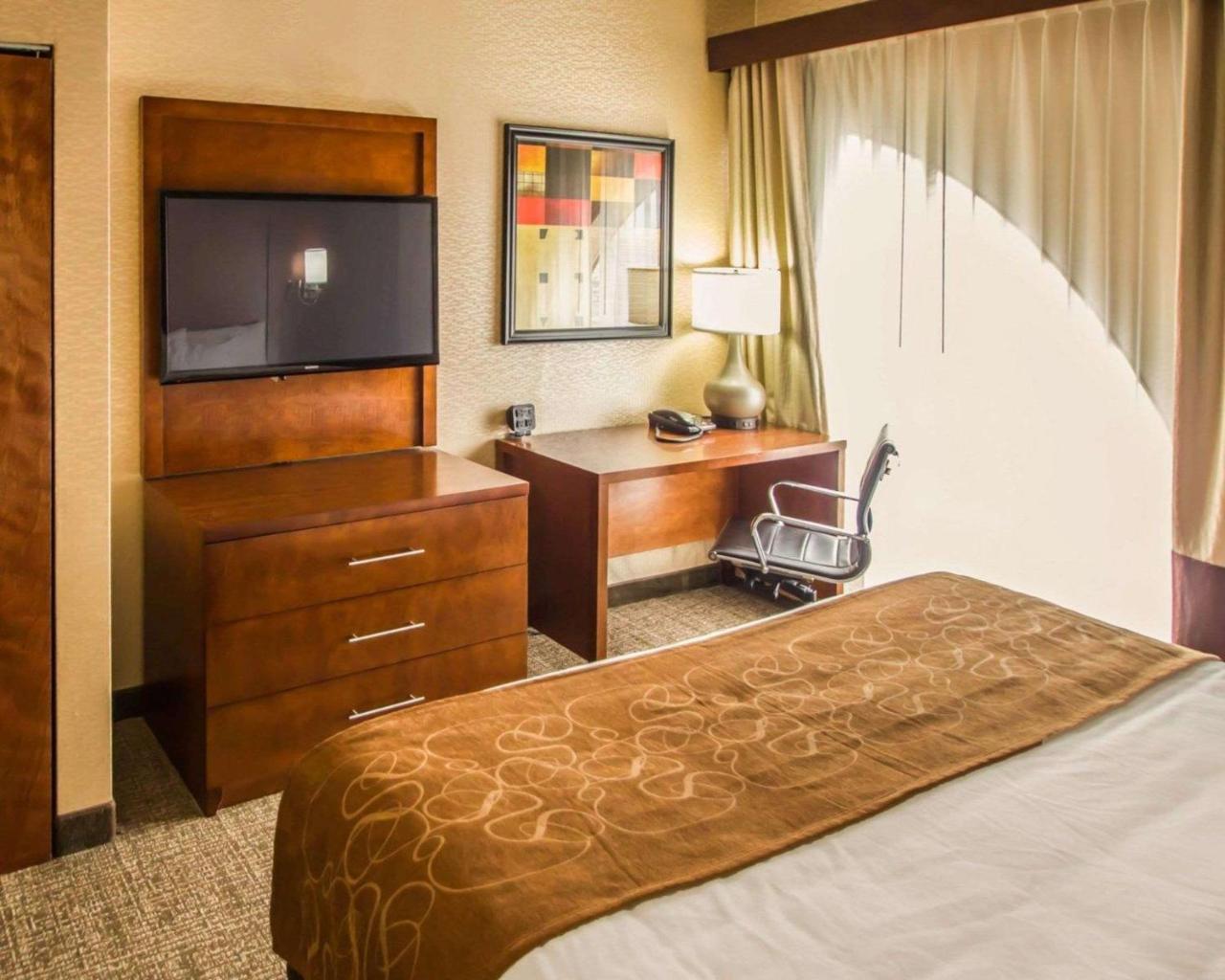Quality Suites Nyc Gateway North Bergen Exterior foto